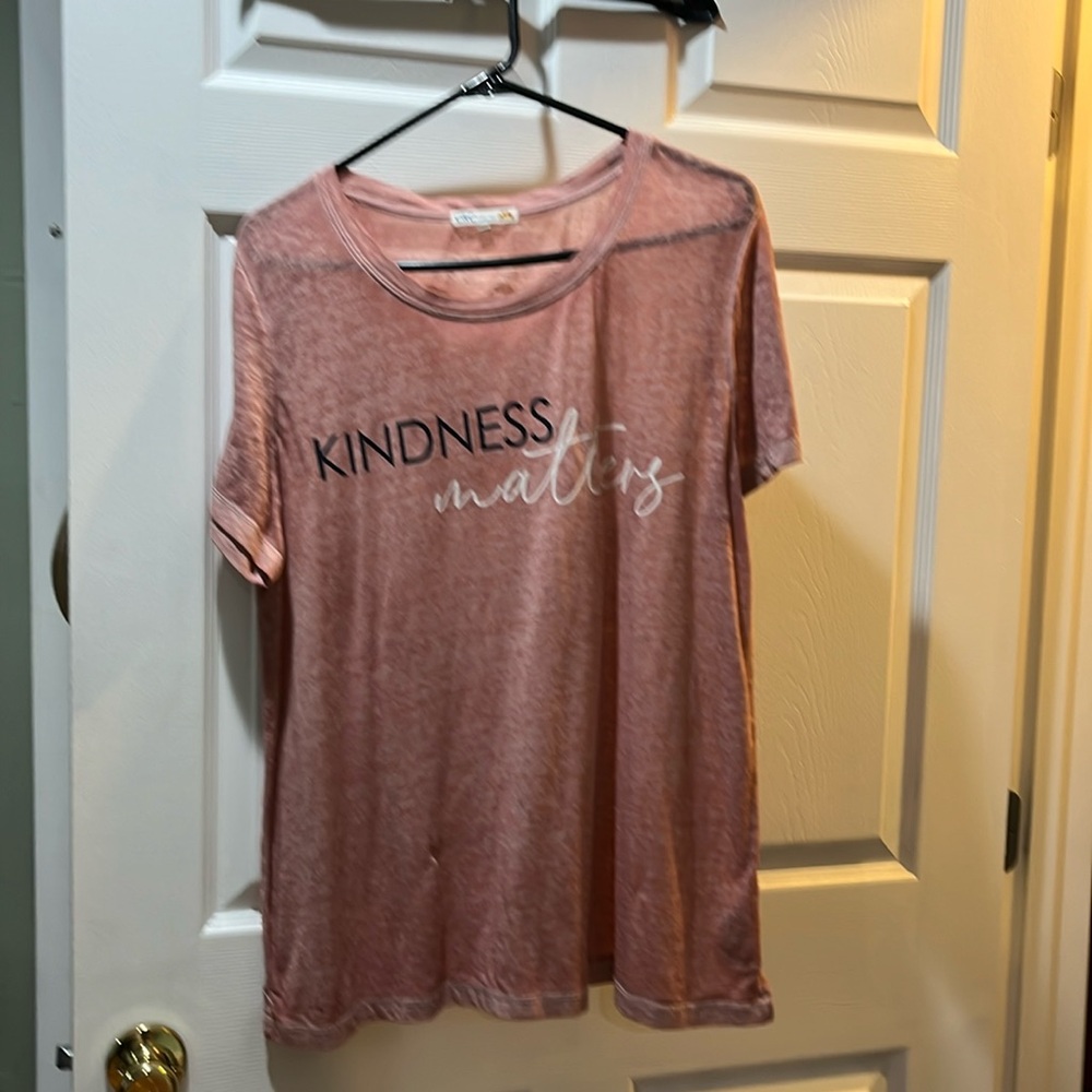 Women SS top. Says kindness matters. Size 1X. Excellent condition.